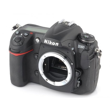 كاميرا نيكون D300